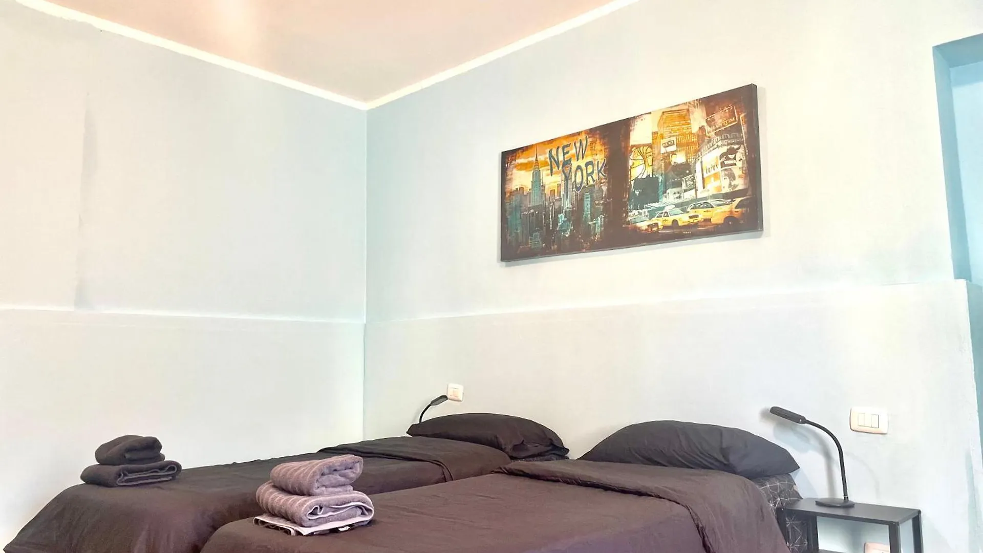 Room Malpensa - Servizio Taxi Mxp 20 Euro Lonate Pozzolo Italy